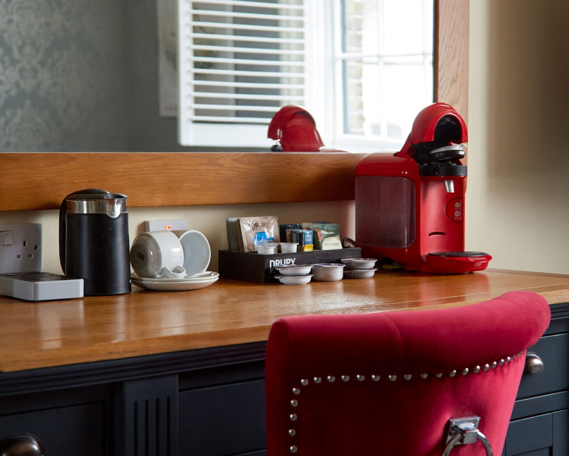 Junior Suite 11 (6)(1) Min